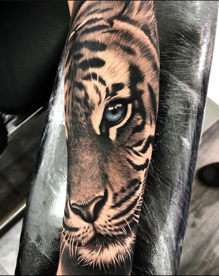 Tatuaje realista tigre